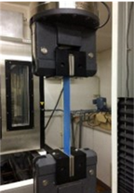 引張試験の様子