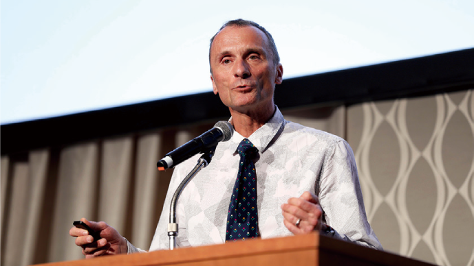 Dr. Fran&ccedil;ois Bochud氏の講演の様子