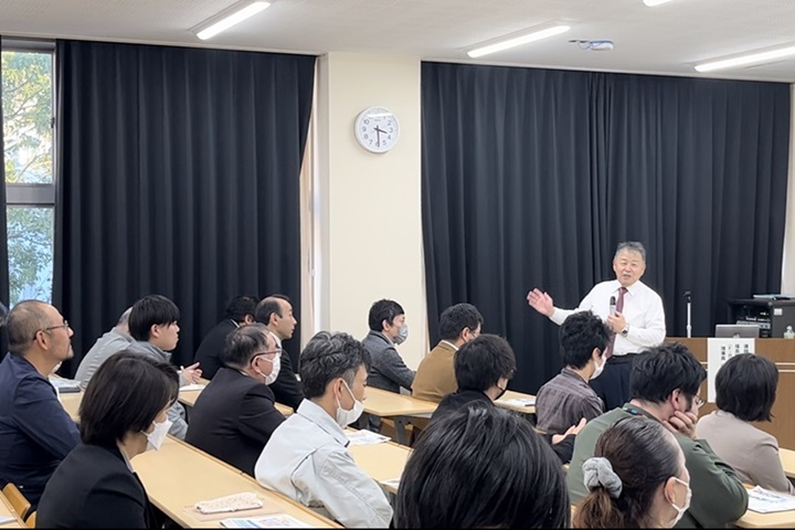 福島工業高等専門学校の教職員を対象に講演